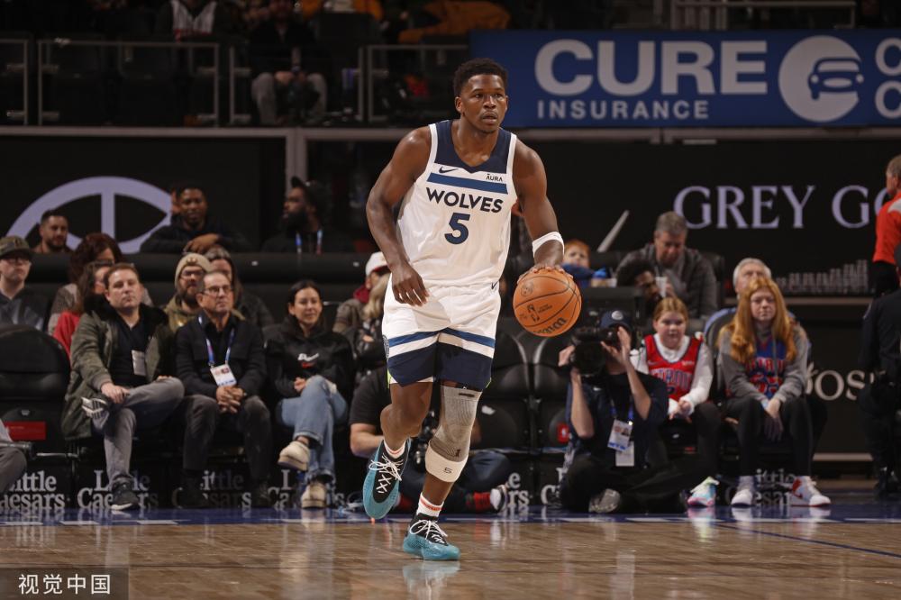 倍感不满 倍感不满