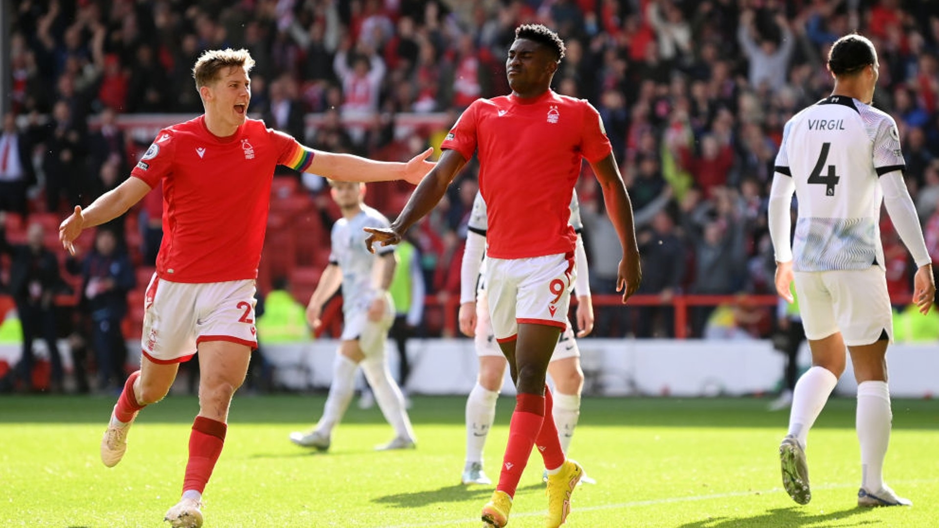 向跑位紧接 向跑位紧接