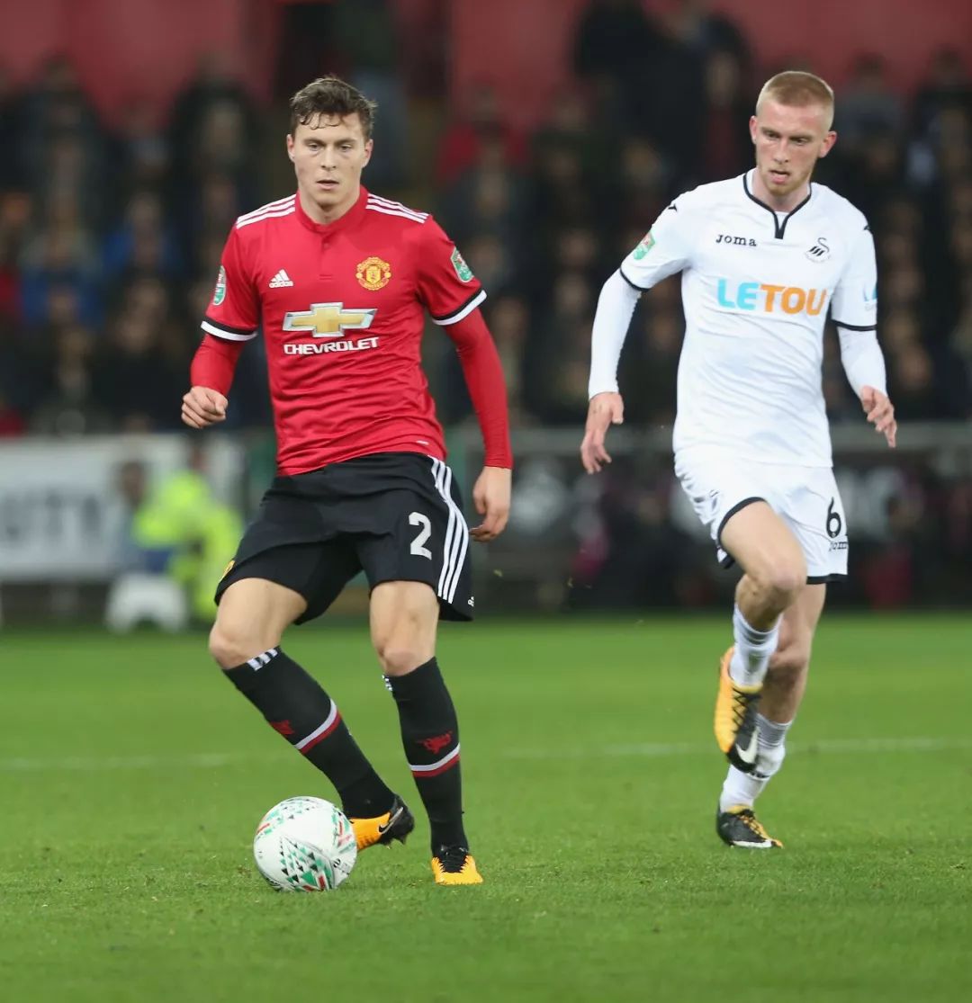 赛季中因伤 赛季中因伤